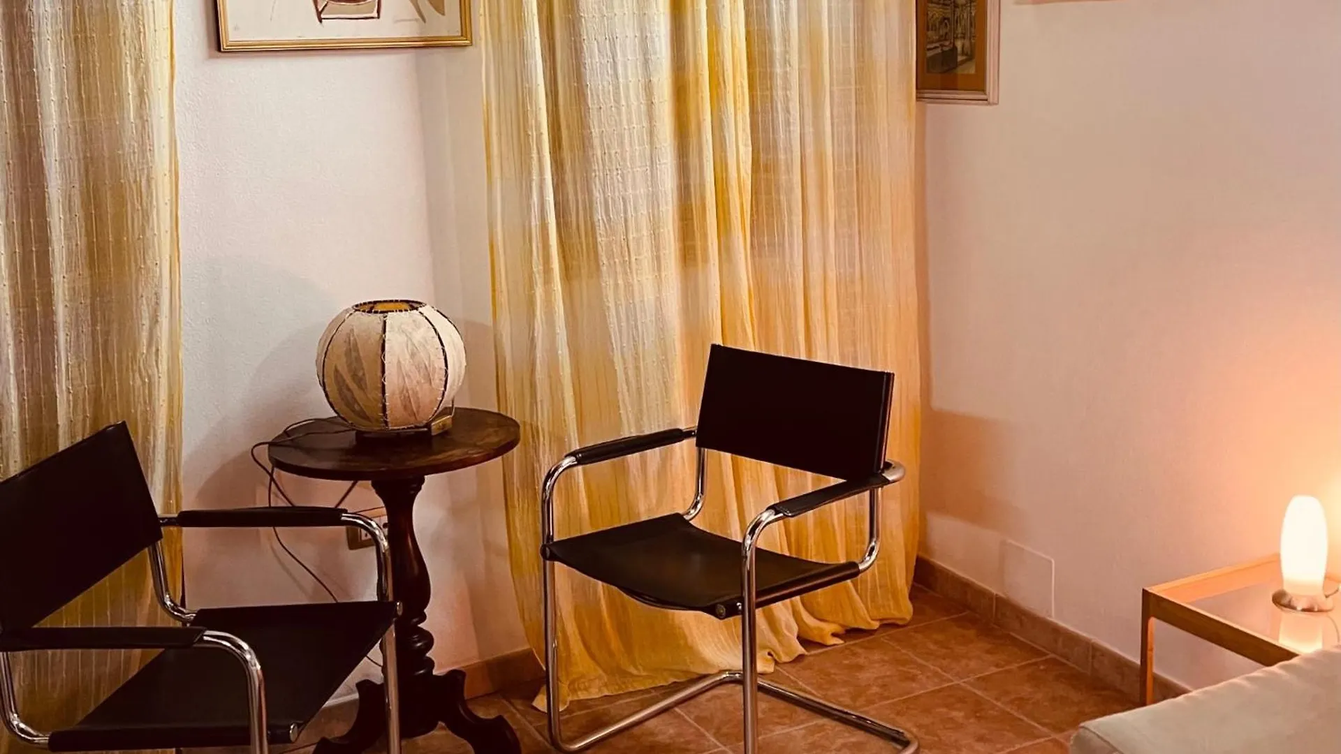 Fontana Suite Iglesias 0*,  Italia